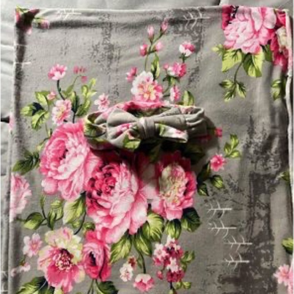 Baby Girl Swaddles With Matching Bows